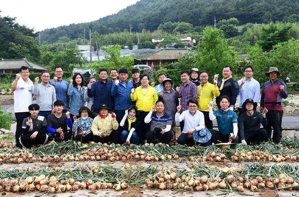 봄철 일손돕기 이미지 3