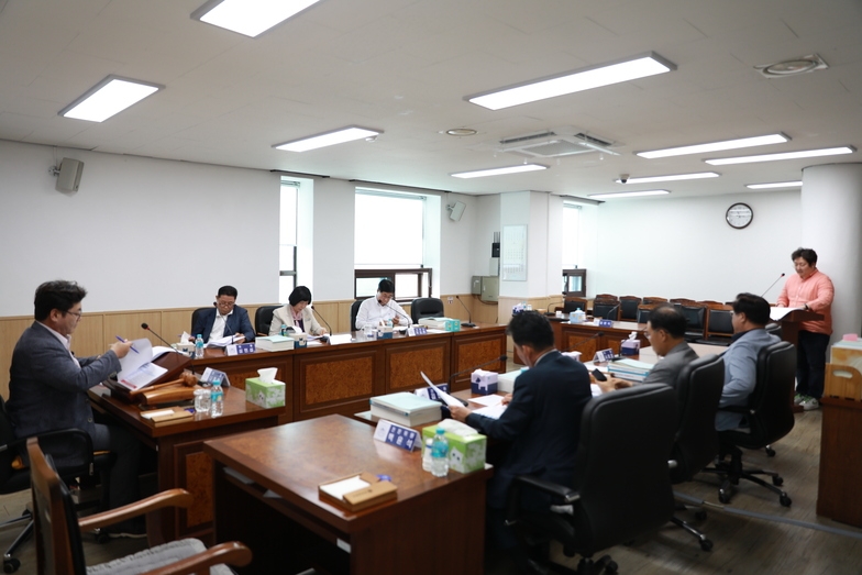장성군의회 정책개발연구회 '장성군 주민참여형 태양광발전사업 연구용역' 착수보고회 개최 이미지 2