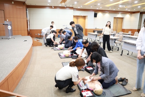 장성군의회, 챗GPT 활용교육 및 제세동기 실습 교육실시로 역량강화 이미지 2