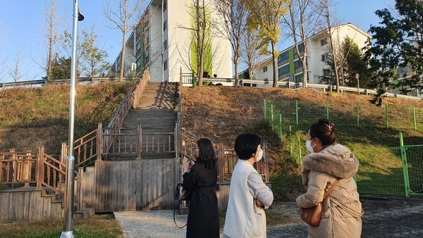 상무아파트-사창초 데크교량 및 계단 현장 간담회 이미지 1