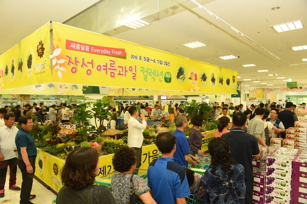 [포토] 새콤달콤 장성여름과일 “인기 만점” 이미지 1