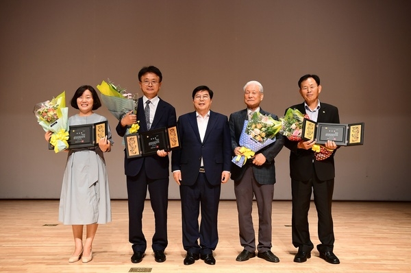 장성의 2천 년 역사, 세 권의 책에 담았다 이미지 3