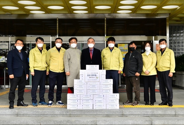 [포토뉴스] 장성양우회, 장성군에 ‘사랑의 떡’ 전달 이미지 1
