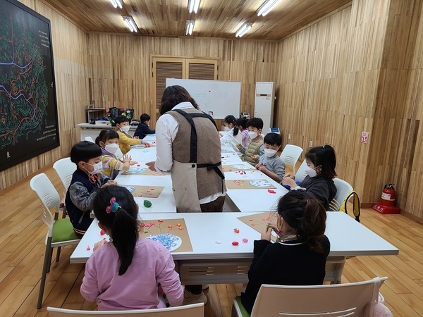 장성군립도서관, 상반기 문화강좌 ‘성료’ 이미지 1