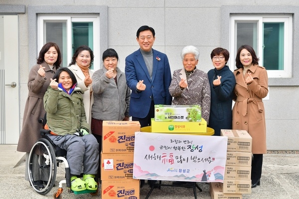 [포토] 장성군 “따스하고 행복한 설 명절 되세요” 이미지 2