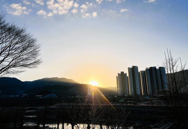 [포토] 장성군 황룡강에서 바라본 해돋이 이미지 1