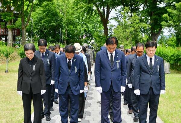 장성군, 제70회 현충일 추념식… 순국선열‧호국영령 희생 가슴에 새겼다 이미지 3