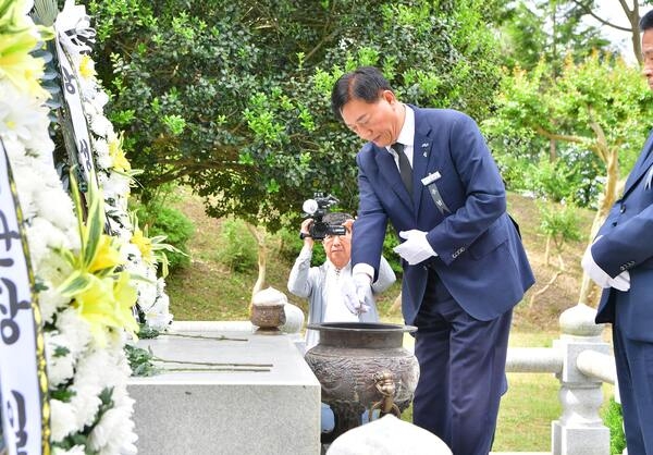 장성군, 제70회 현충일 추념식… 순국선열‧호국영령 희생 가슴에 새겼다 이미지 1