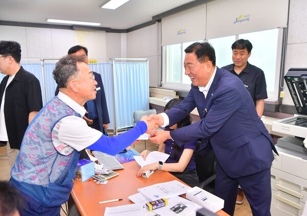 김한종 장성군수 “민생회복 소비쿠폰, 지역경제 회복 신호탄” 이미지 1