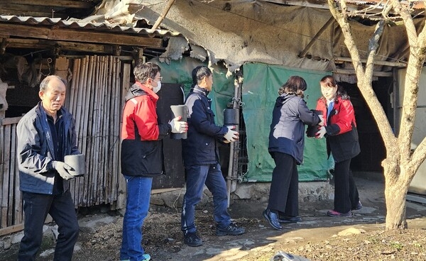 장성군 북이면 동행교회 “따스한 겨울 보내세요” 이미지 1