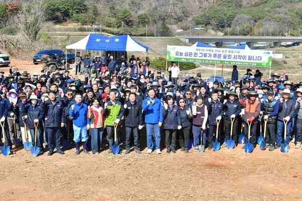 장성군, 식목일 맞아 편백나무 1000여 본 식재 이미지 1
