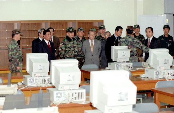 상무대 포병학교 방문