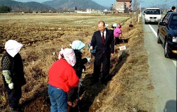 2001공공근로현장 - 토끼뜰