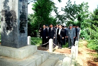 충혼탑 참배