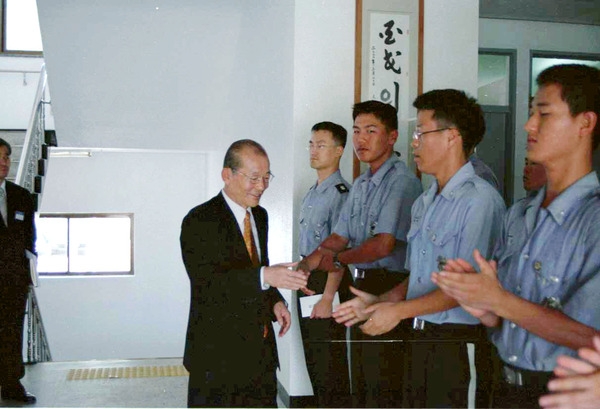 2000중추절군경부대위문