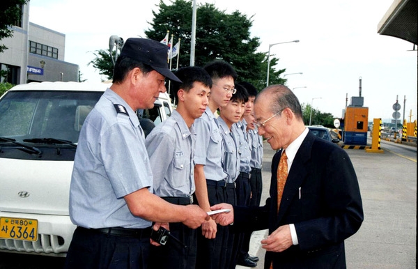 2000중추절군경부대위문