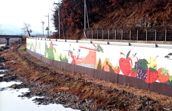황룡강 둔치 벽화
