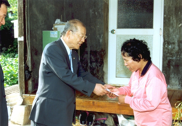 2004추석절 모자가정 위문