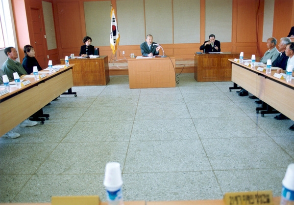동화면 군수와 이장과대화
