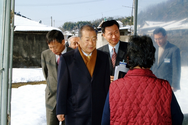 2005설명절맞이모자가정위문