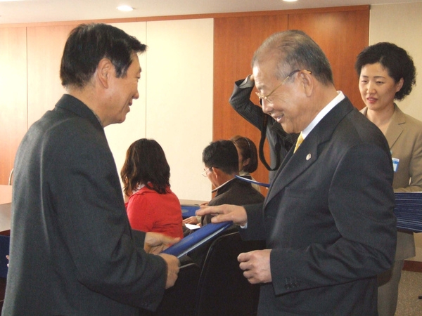장성장학회 장학금 전달(2006년 상반기)