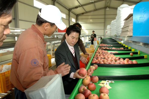 2007년도 군민과의 대화(삼서면 친환경 사과 영농조합법인 선별장 방문)
