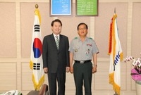 신동만 포병학교장 방문