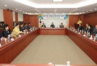 의용소방대 연합회원과 대화