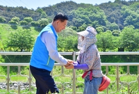 군수님 평림댐 장미공원 점...