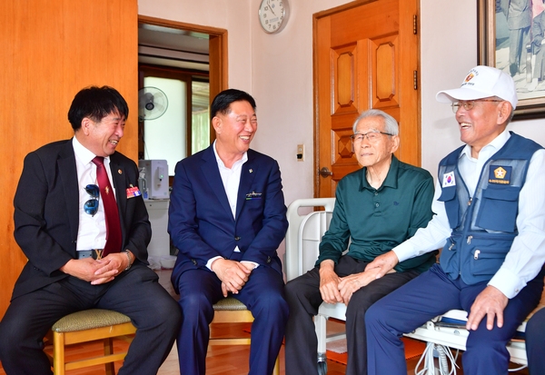 호국위문자 방문