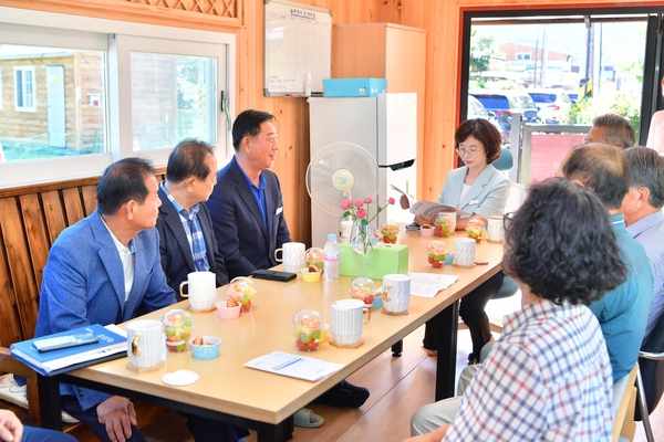 치매극복 선도단체 지정 현판식