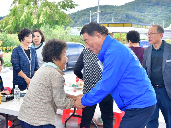 노인의날 북이면 사창시장 방문