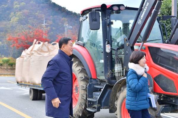 북하면 추곡수매현장 방문
