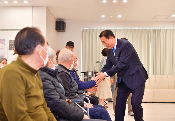치매극복 선도단체 지정 현판식
