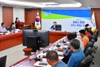 모범이장 선진지 견학 설명...