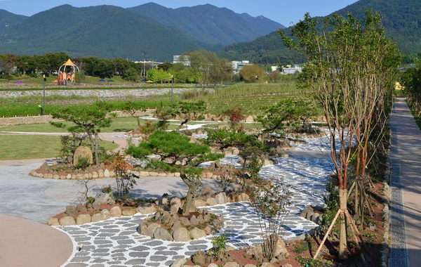 황룡강변 정원